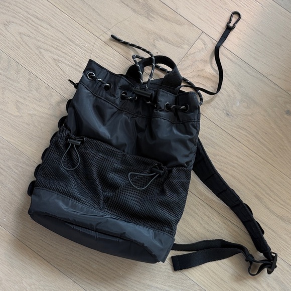 Dagne Dover Black sling/Backpack - Picture 1 of 1
